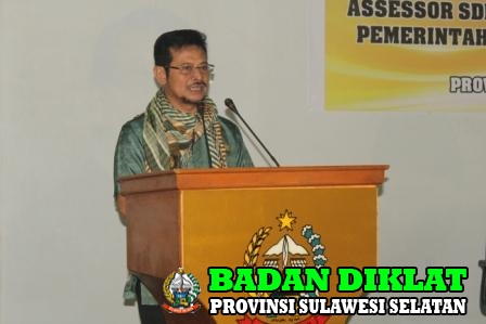 PENYERAHAN SERTIFIKAT ASSESSOR SDM APARATUR TINGKAT PERTAMA PEMERINTAH PROVINSI SULAWESI SELATAN