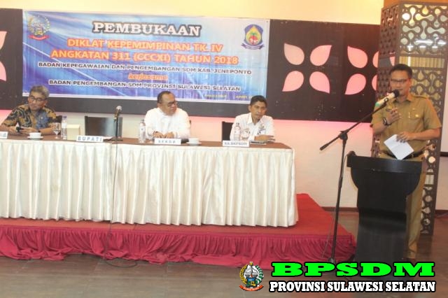 Pjs. BUPATI JENEPONTO MEMBUKA PIM IV KAB. JENEPONTO DI AEROTEL SMILE MAKASSAR
