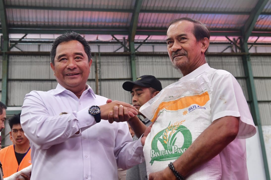WAKAPOLRI LAUNCHING PERCEPATAN PENYALURAN BANTUAN PANGAN SERENTAK 24 KABUPATEN/KOTA SE-SULSEL
