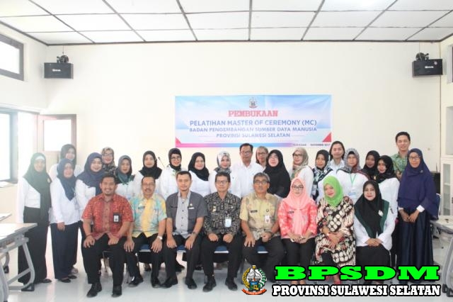 PEMBUKAAN PELATIHAN MASTER OF CEREMONY (MC)