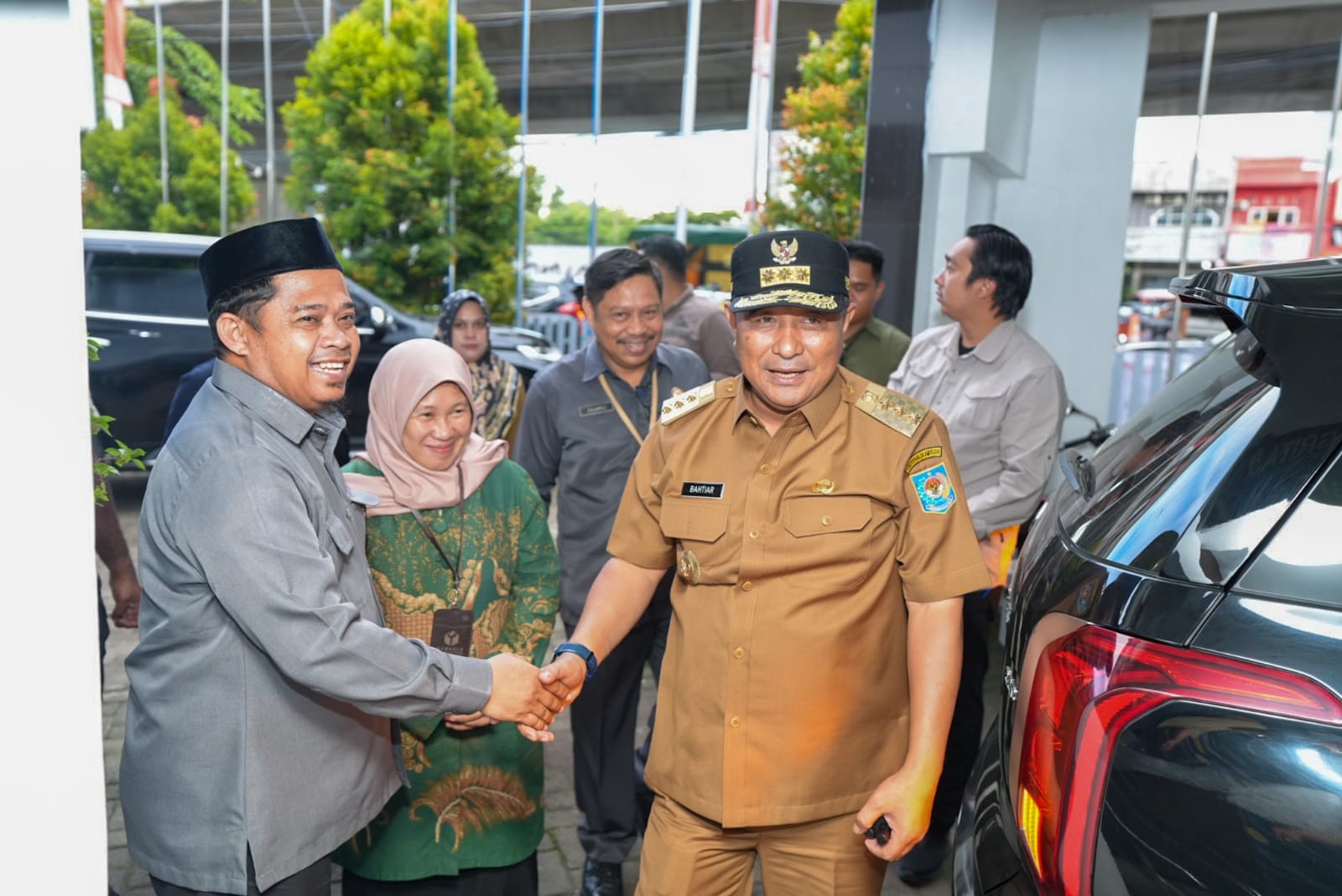 JELANG PEMUNGUTAN SUARA, Pj. GUBERNUR SULSEL TERUS PANTAU KESIAPAN DI BAWASLU DAN KPU
