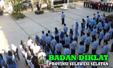 UPACARA HUT RI KE 71 BADAN PENDIDIKAN DAN PELATIHAN PROVINSI SULAWESI SELATAN