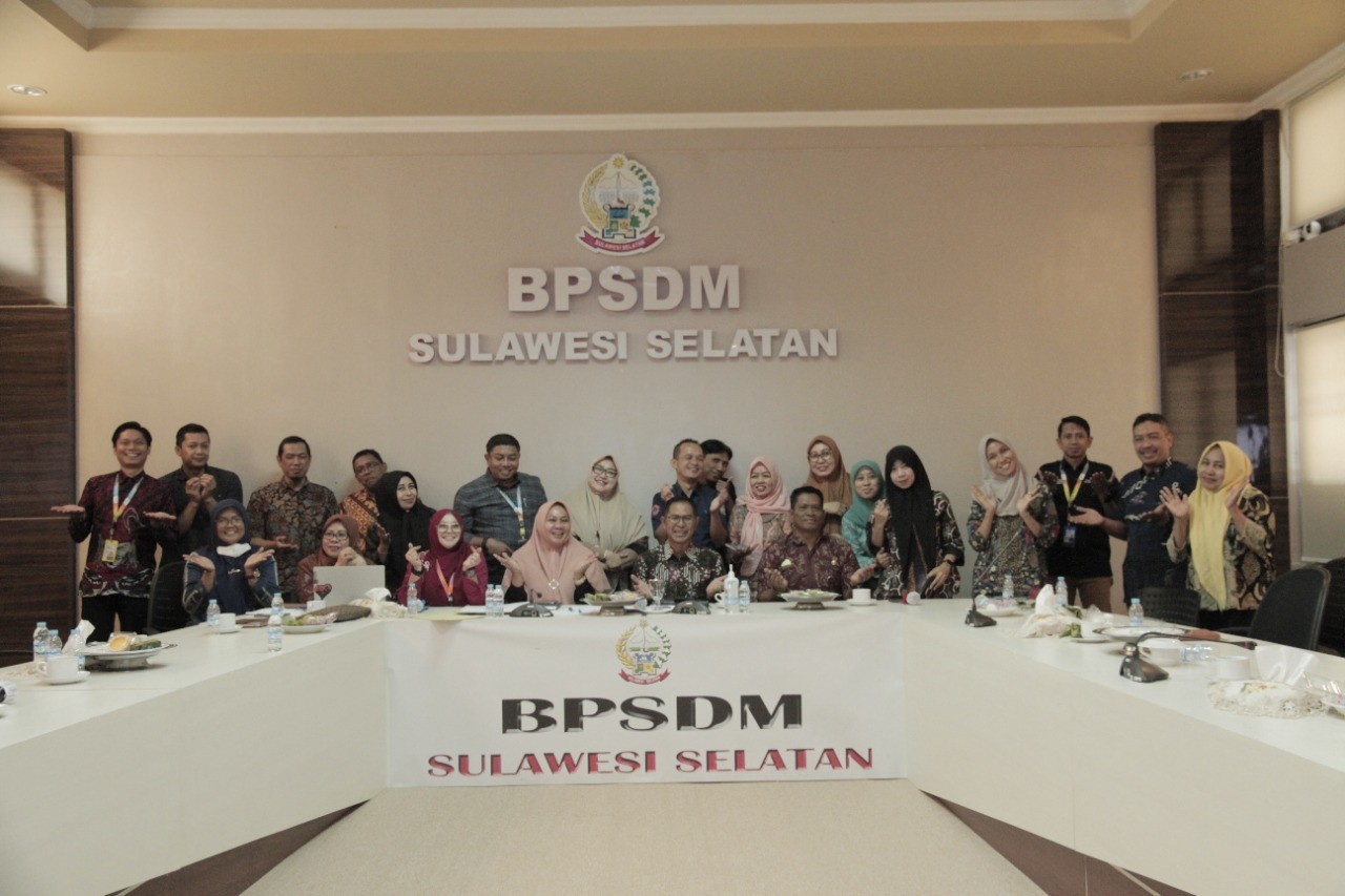 AUDIENSI PARA PELAKU USAHA UKM DENGAN KEPALA BPSDM PROV. SULSEL