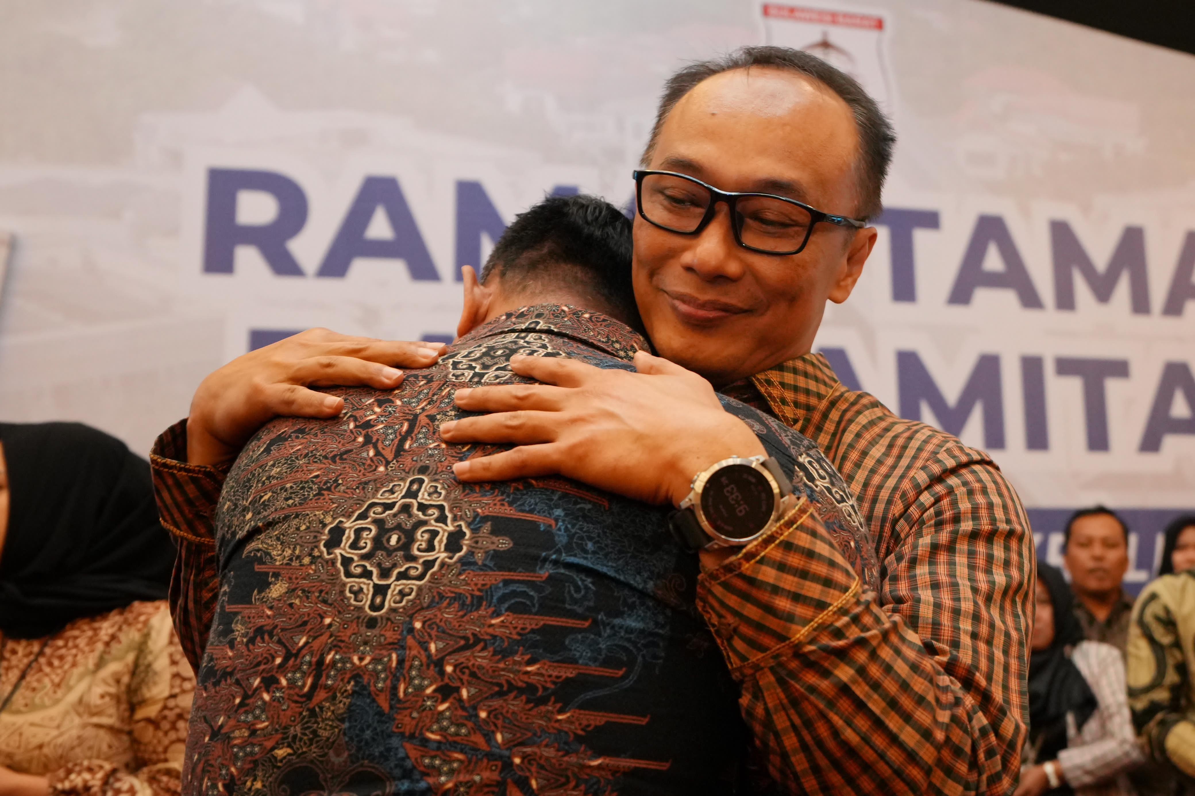 Penuh Haru! Warnai Ramah Tamah dan Pamit Prof Zudan dan Istri di Pemprov Sulbar