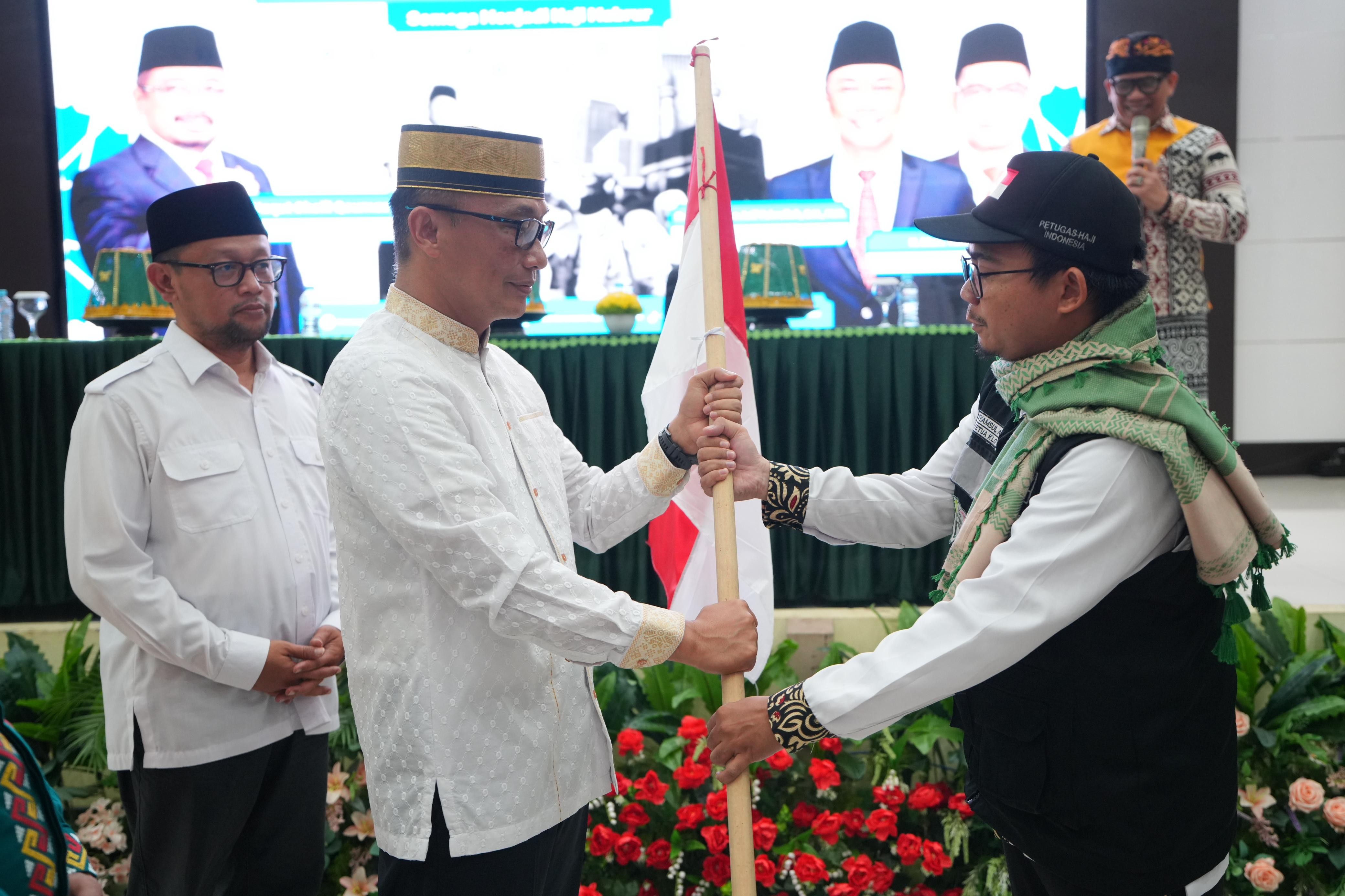 KETUA KOMISI VIII DPR RI ASHABUL KAHFI SEBUT EMBARKASI HAJI SULSEL TERBAIK DI INDONESIA 