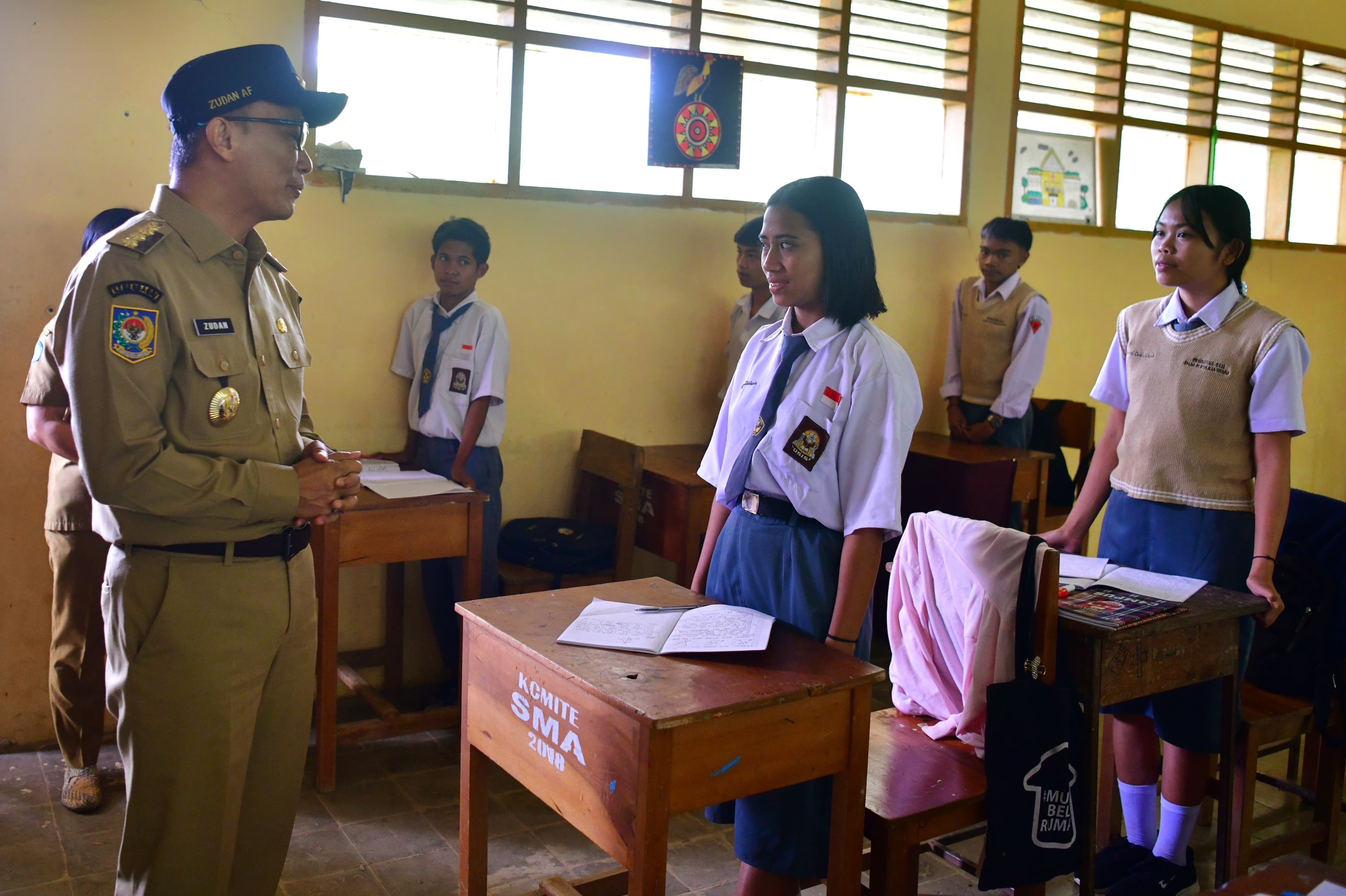 TINJAU SMA NEGERI 11 TORAJA UTARA, PJ GBERNUR SULSEL LANGSUNG  PROGRAMKAN UNTUK PERBAIKAN