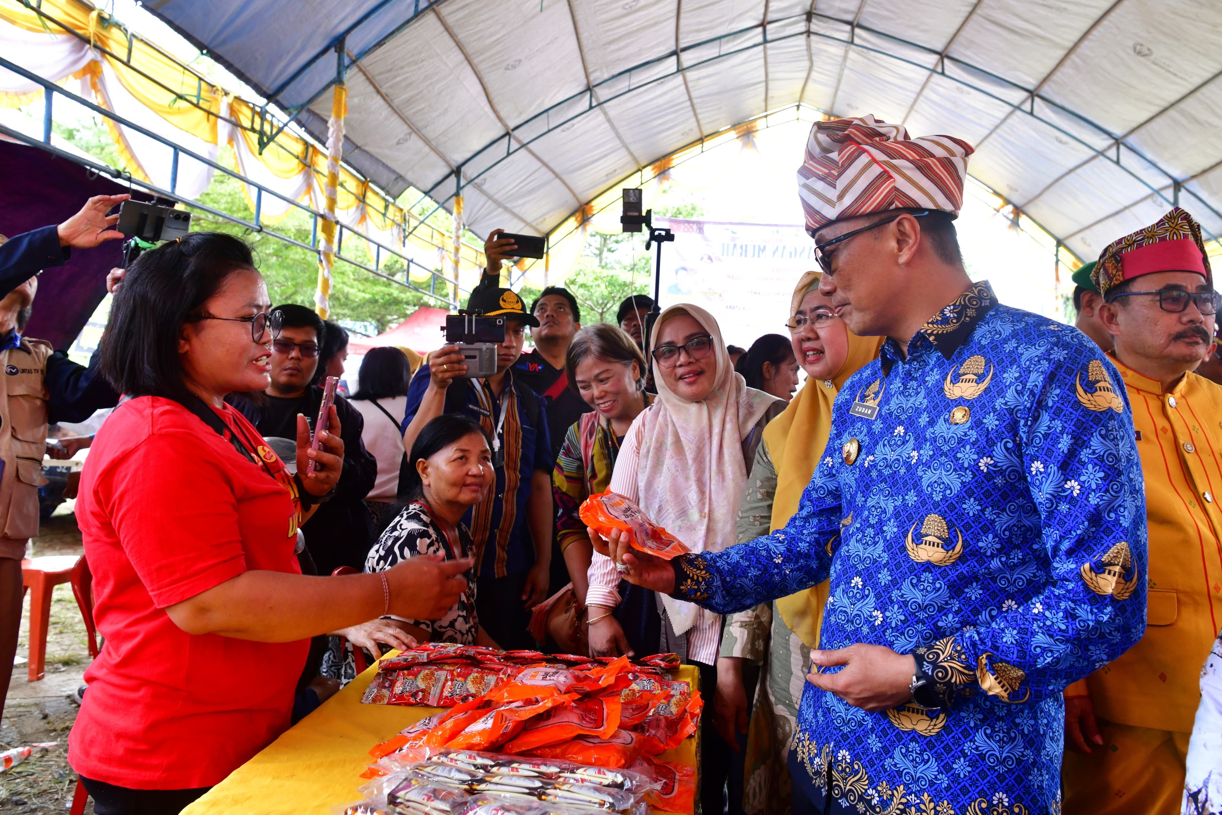 HUT KE-16 TORAJA UTARA HADIRKAN GERAKAN PANGAN MURAH, PEMKAB APRESIASI DUKUNGAN PEMPROV SULSEL