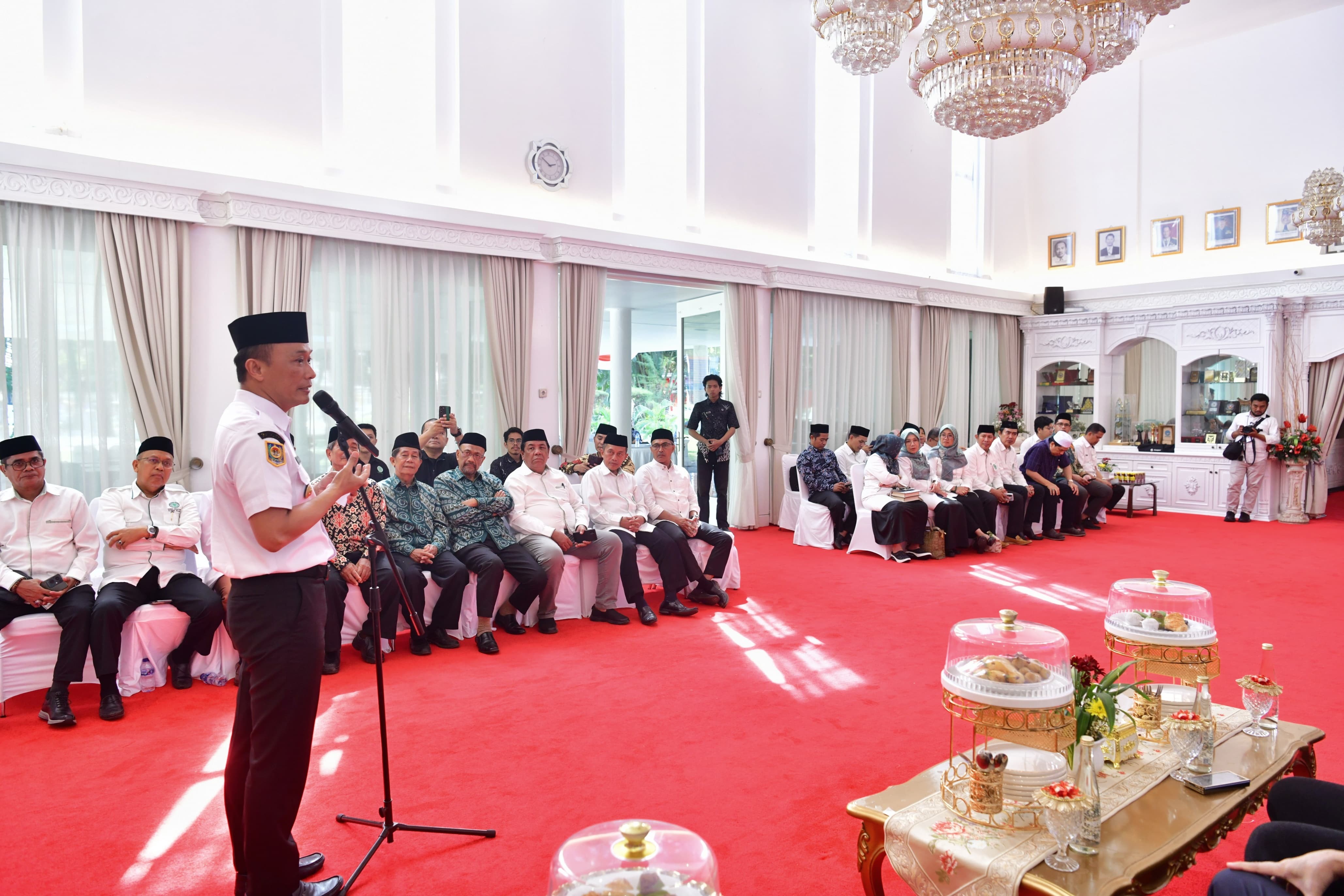 Pj Gubernur Sulsel Prof Zudan Sambut Kunjungan Sekjen MUI Pusat, Tingkatkan Sinergi Ulama dan Umara