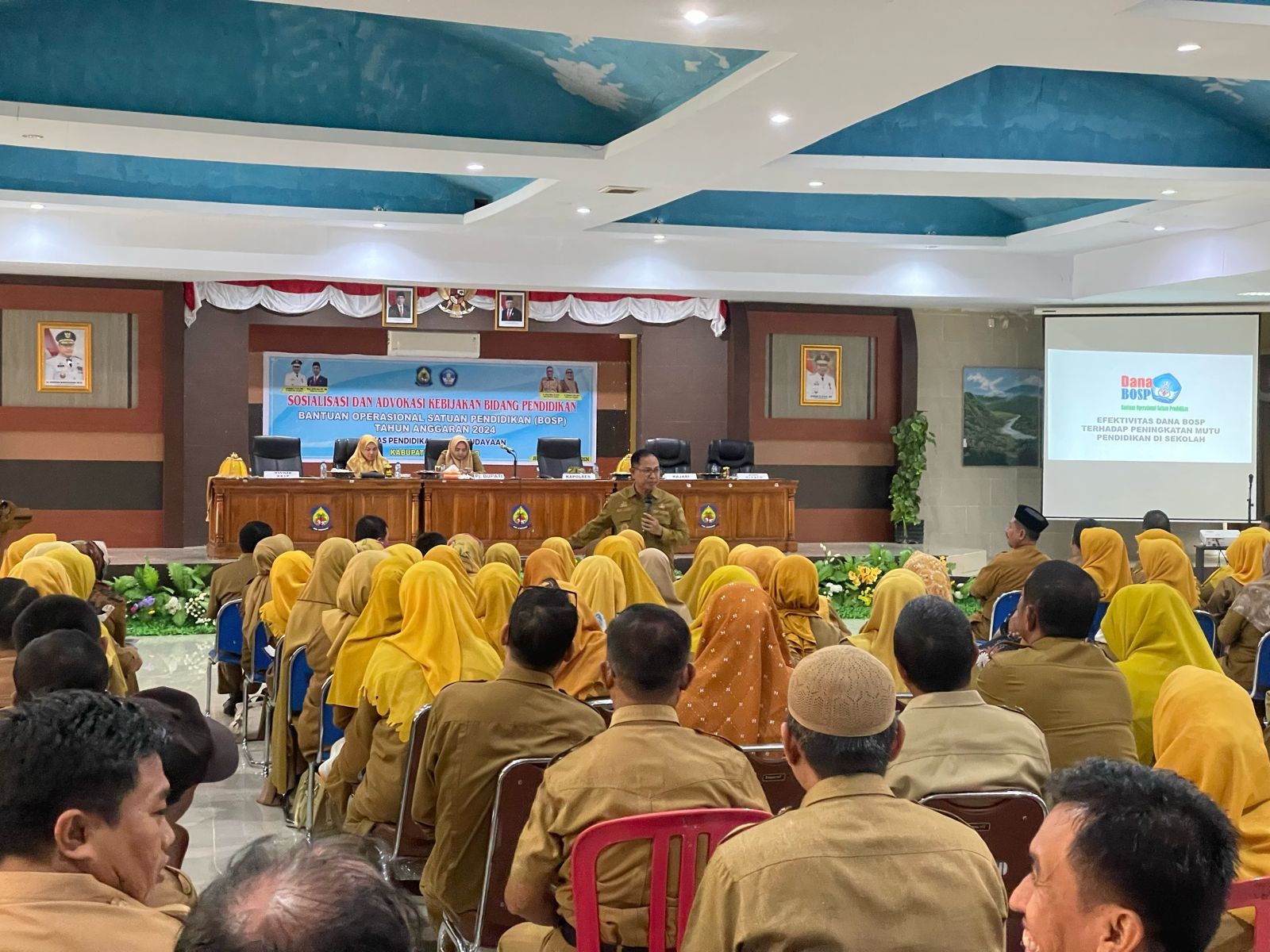 DISDIKBUD JENEPONTO UNDANG PROF. JUFRI SEBAGAI NARASUMBER