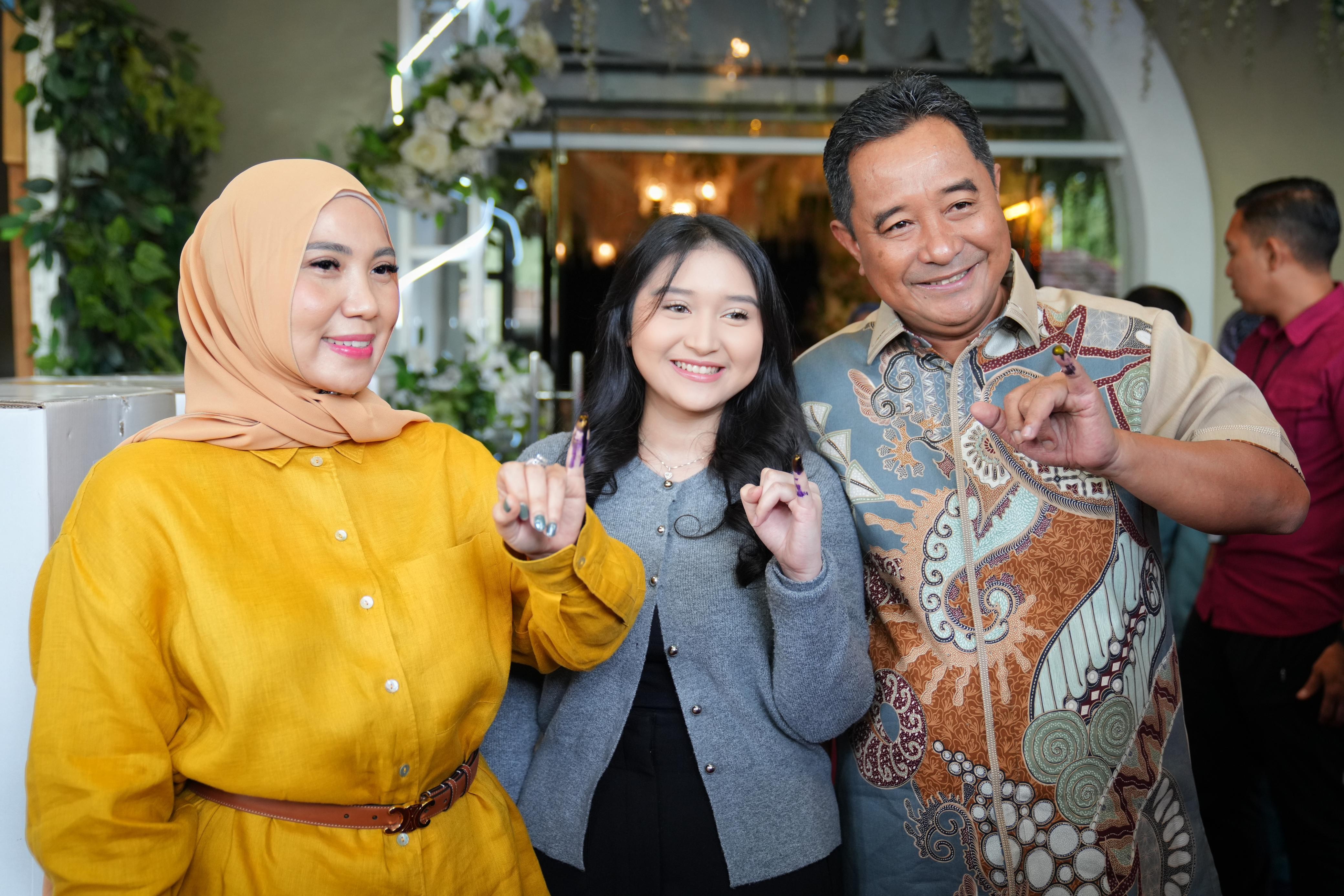 FAHM ARA BILQIS, PUTRI Pj. GUBRRNUR SULSEL BAGIKAN PENGALAMAN PERTAMA KALI MENCOBLOS DI PEMILU