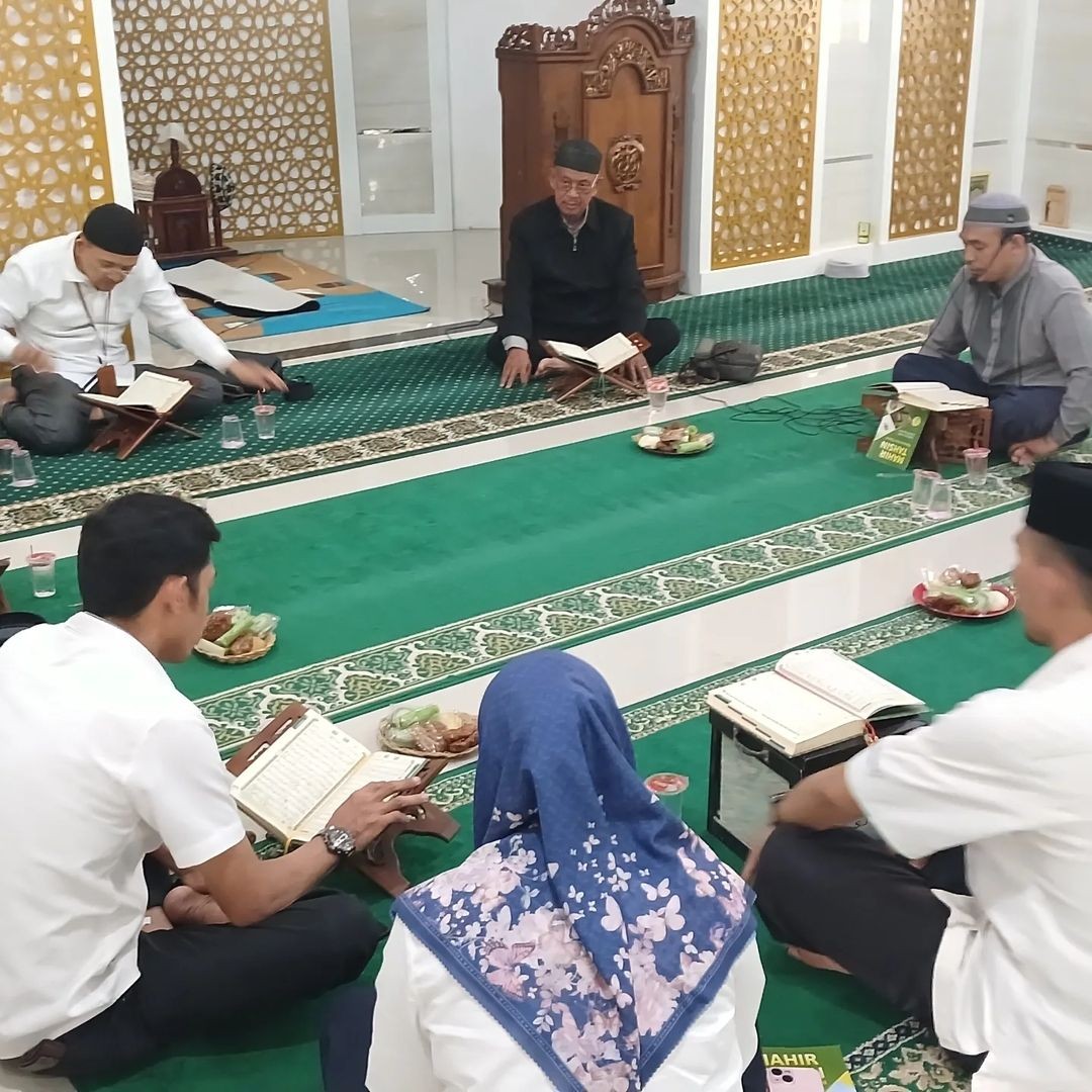 BPSDM PROV. SULSEL BELAJAR MENGAJI DILAKSANAKAN DI MASJID KAMPUS II